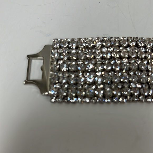 Gorgeous Rhinestone bracelet!!! - Picture 5 of 8